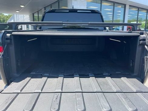 Used 2025 Rivian R1T Premium AWD/4WD image 32