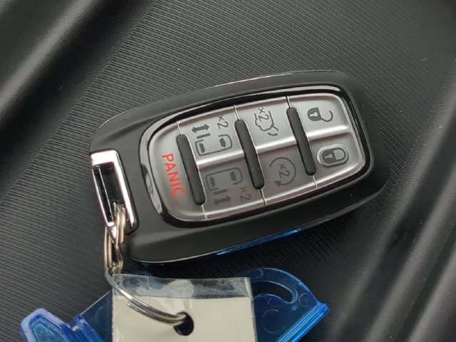 New 2027 Chrysler Pacifica Select FWD image 29