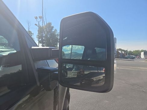 Used 2025 Ford F350 Platinum AWD/4WD image 31