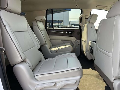Certified 2023 GMC Yukon XL Denali AWD/4WD image 27