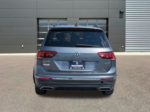 Used 2018 Volkswagen Tiguan SE w/ Panoramic Sunroof Package AWD/4WD image 6