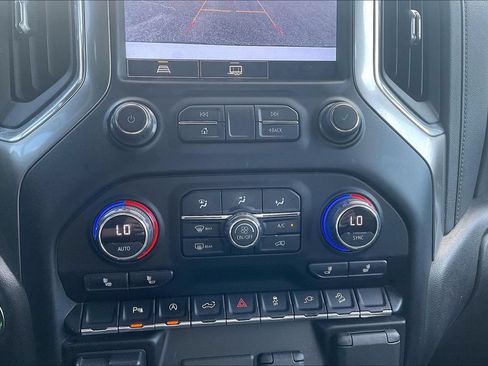 Used 2021 Chevrolet Silverado 1500 LT Trail Boss w/ Convenience Package II AWD/4WD image 16
