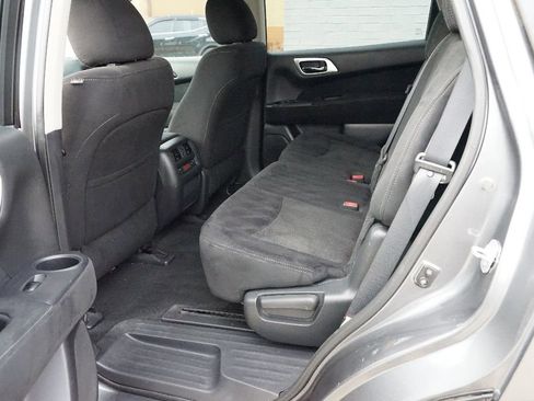 Used 2015 Nissan Pathfinder S image 13