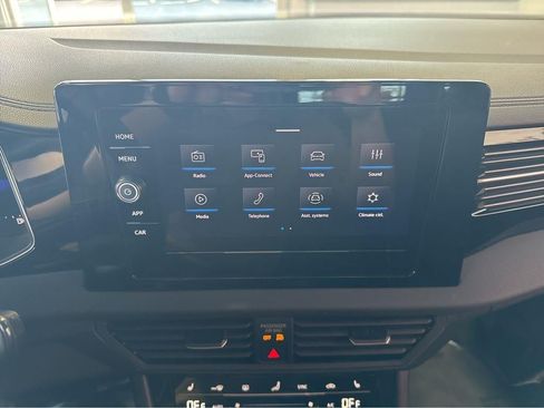 Used 2025 Volkswagen Jetta Sport FWD image 21
