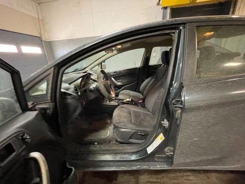 Used 2011 Ford Fiesta SE w/ 201A Rapid Spec Order Code image 19