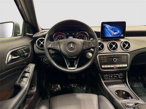 Used 2019 Mercedes-Benz GLA 250 4MATIC image 23