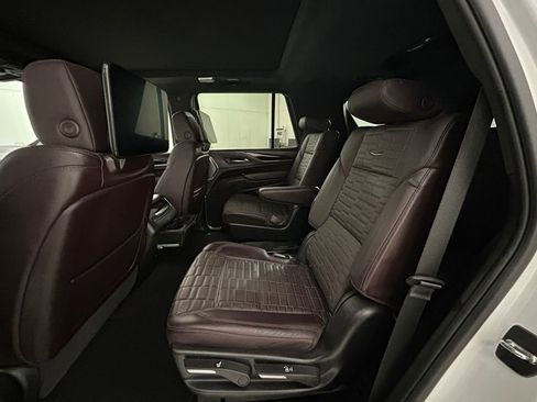 Used 2024 Cadillac Escalade Sport Platinum image 19