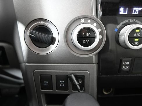 Used 2016 Toyota Sequoia SR5 AWD/4WD image 31