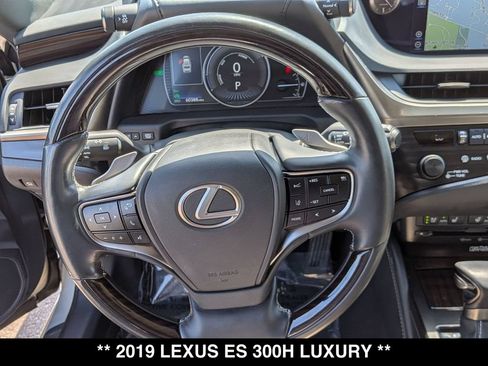 Used 2019 Lexus ES 300h w/ Accessory Package 2 FWD image 21