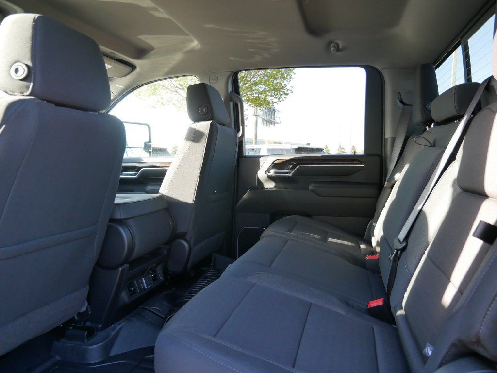 New 2026 GMC Sierra 3500 SLE w/ SLE Value Package AWD/4WD image 7