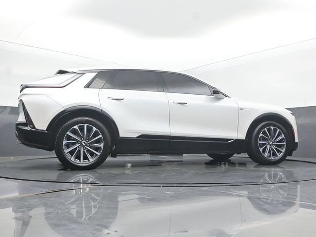 Certified 2024 Cadillac Lyriq Sport w/ LPO, Floor Liner Package AWD/4WD image 50
