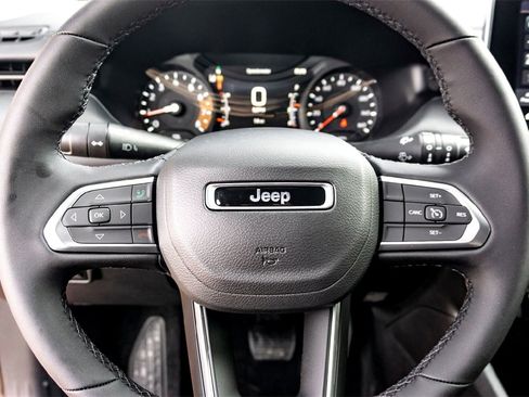 New 2026 Jeep Compass Latitude image 12