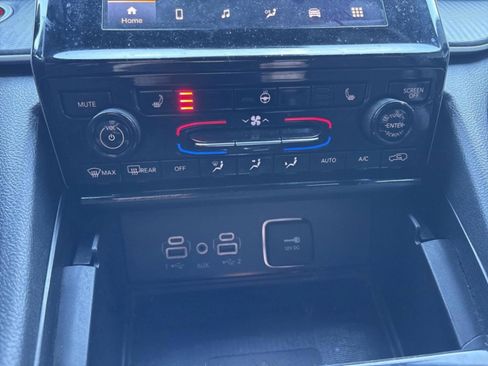 Used 2024 Jeep Grand Cherokee L Laredo image 18