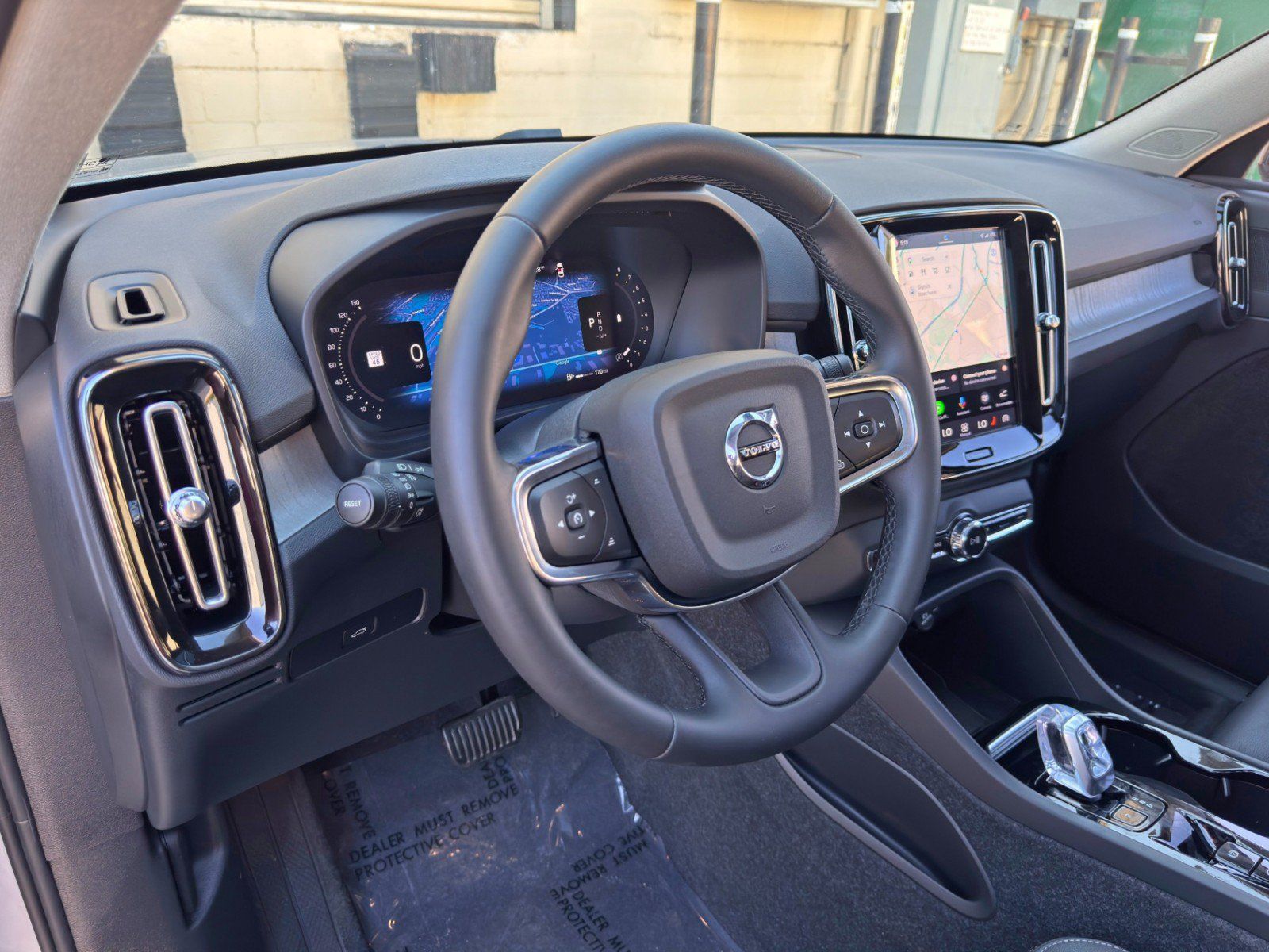 Used 2024 Volvo XC40 B5 Plus w/ Climate Package AWD/4WD image 14