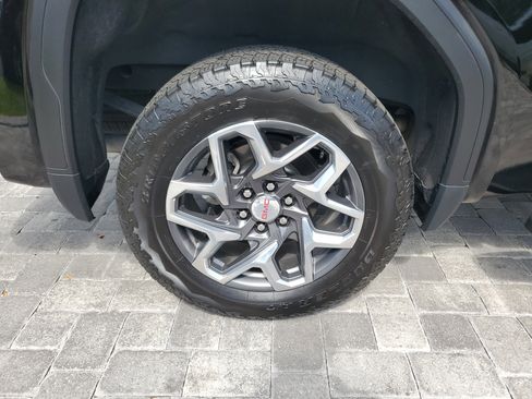 Used 2024 GMC Sierra 1500 SLT w/ SLT Convenience Package AWD/4WD image 7