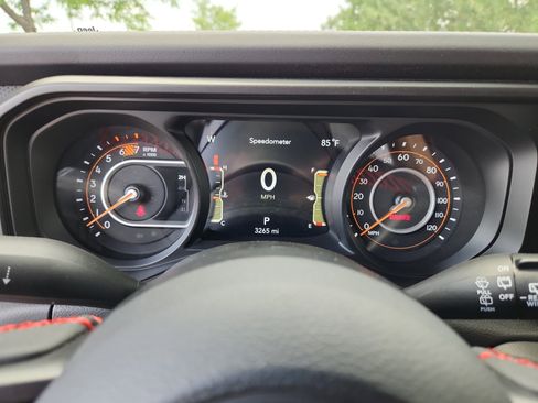 New 2024 Jeep Wrangler Unlimited Rubicon w/ Convenience Group image 10