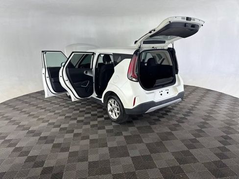Certified 2023 Kia Soul LX w/ Option Group 015 FWD image 18