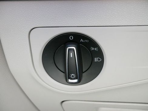 Certified 2022 Volkswagen Tiguan SE w/ Panoramic Sunroof Package image 26