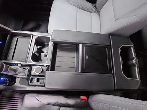 Used 2025 Toyota Tundra SR5 AWD/4WD image 24