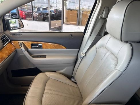 Used 2013 Lincoln MKX AWD image 24