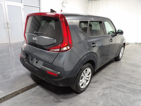 Used 2020 Kia Soul LX FWD image 4