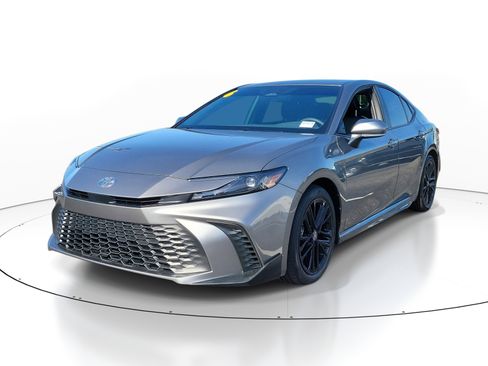Certified 2026 Toyota Camry SE FWD image 3