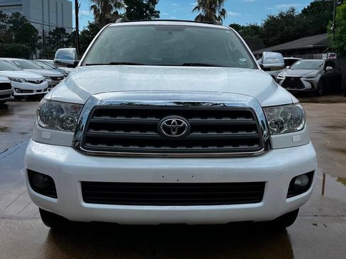 Used 2011 Toyota Sequoia Platinum RWD image 2