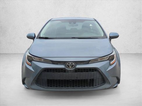 Used 2020 Toyota Corolla LE FWD image 2