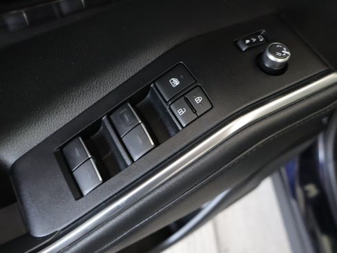 Used 2025 Toyota Highlander Platinum AWD/4WD image 10