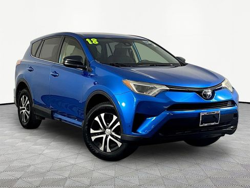 Used 2018 Toyota RAV4 LE w/ All Weather Liner Package FWD image 3