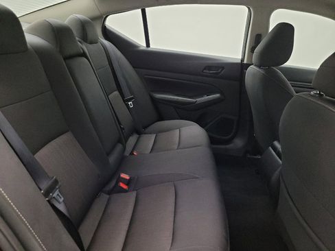 Used 2025 Nissan Altima 2.5 SV FWD image 19