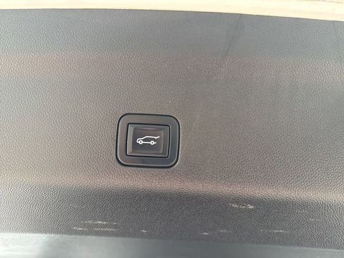 Used 2023 GMC Yukon SLT image 56