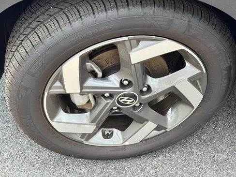 Used 2025 Hyundai Venue SEL FWD image 26