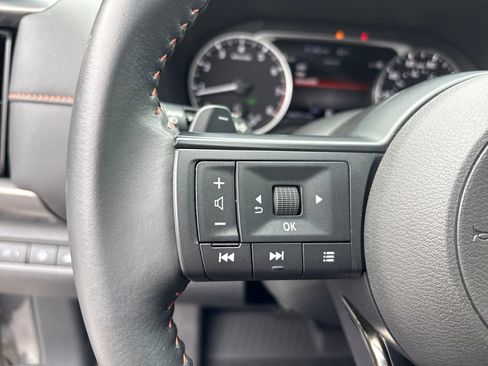 Used 2025 Nissan Pathfinder Rock Creek AWD/4WD image 11