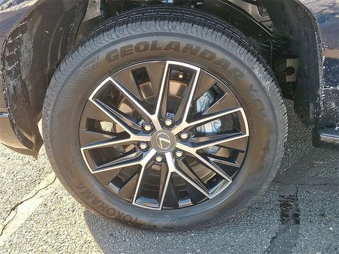 Used 2025 Lexus GX 550 image 29