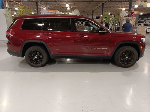 Used 2022 Jeep Grand Cherokee L Limited AWD/4WD image 5