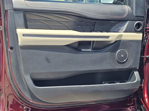 Used 2021 Ford Expedition Platinum AWD/4WD image 16