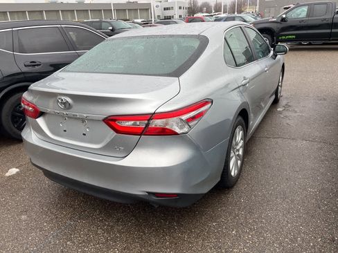 Used 2018 Toyota Camry LE image 13