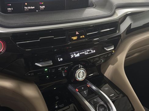 Used 2023 Acura MDX SH-AWD image 16