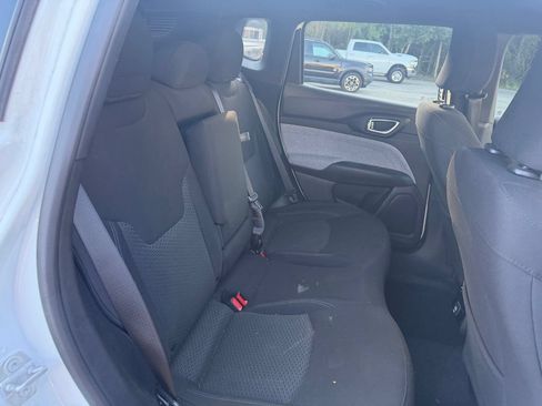 Used 2025 Jeep Compass Sport AWD/4WD image 12