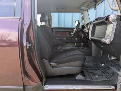 Used 2007 Toyota FJ Cruiser 4WD image 16