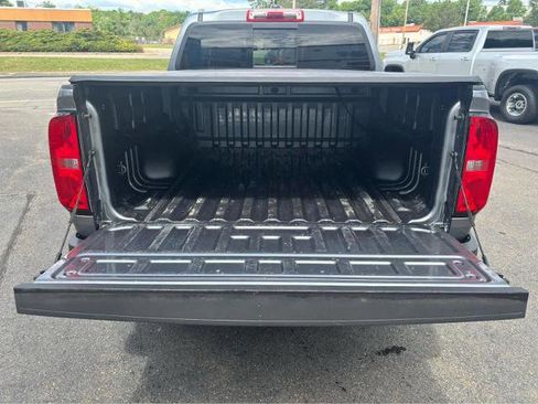 Used 2022 Chevrolet Colorado Z71 AWD/4WD image 9