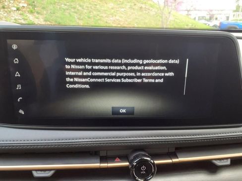 New 2025 Nissan Ariya AWD image 23