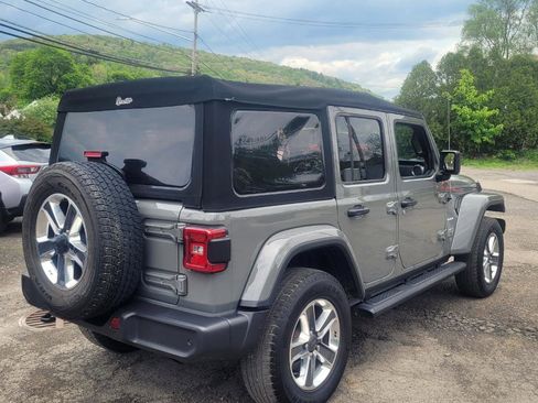 Used 2021 Jeep Wrangler Unlimited Sahara AWD/4WD image 8