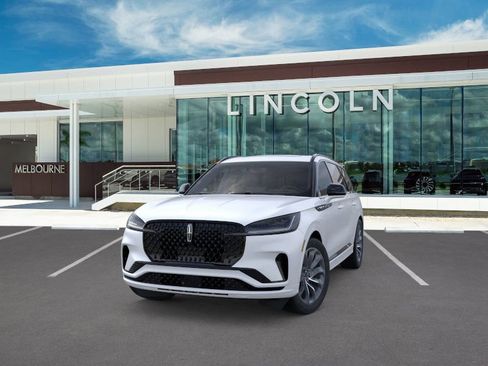 New 2026 Lincoln Aviator 2WD image 2
