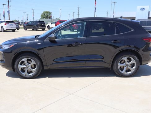 Used 2024 Ford Escape ST-Line w/ Tech Pack #1 AWD/4WD image 8