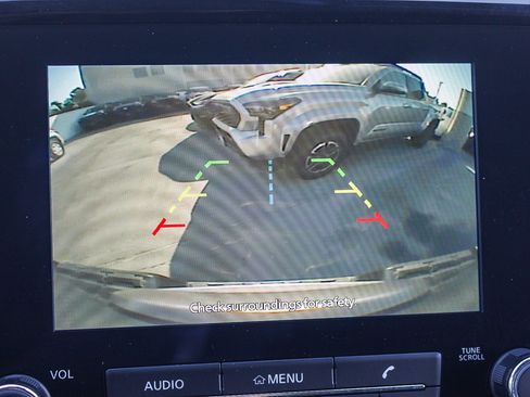 Used 2024 Nissan Frontier SV image 25