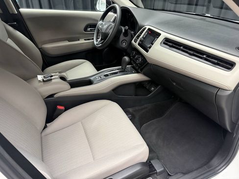 Used 2016 Honda HR-V LX image 23
