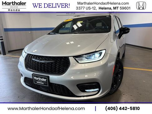 Used 2026 Chrysler Pacifica Limited w/ S Appearance Package FWD image 1