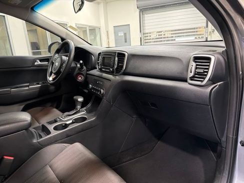 Used 2019 Kia Sportage LX FWD image 12